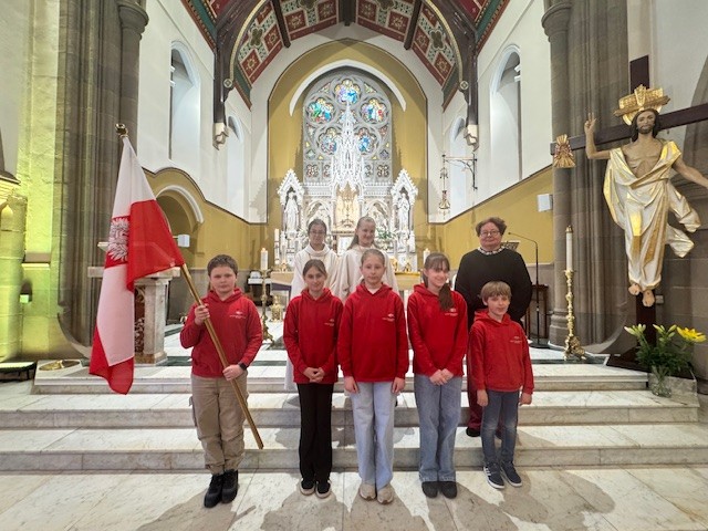 Msza za Ojczyznę w kościele Holy Family Bellshill – obecność naszej szkoły